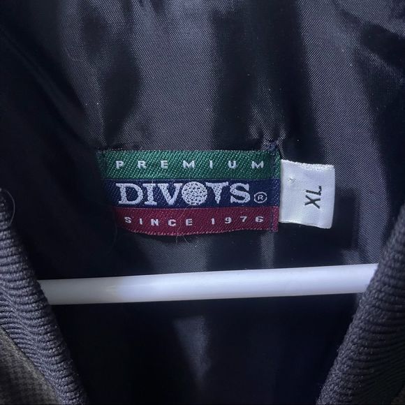 Lady Divots Windbreaker - Picture 2 of 3